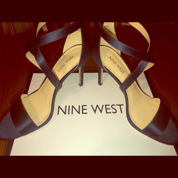 Nine West pumps - Picture 1 of 1
